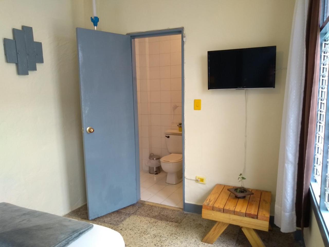Panela Medellin Hostel Стая снимка