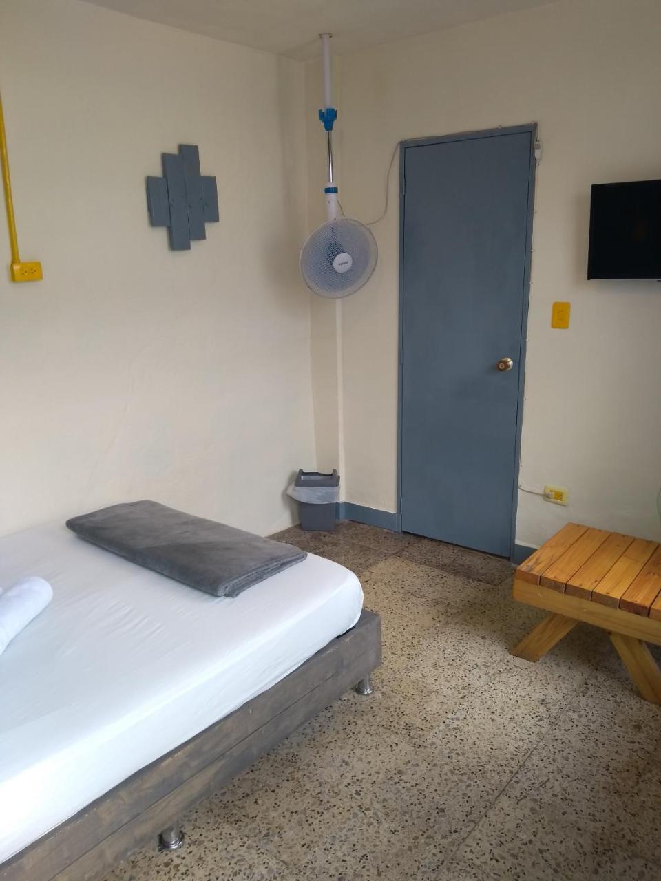 Panela Medellin Hostel Стая снимка