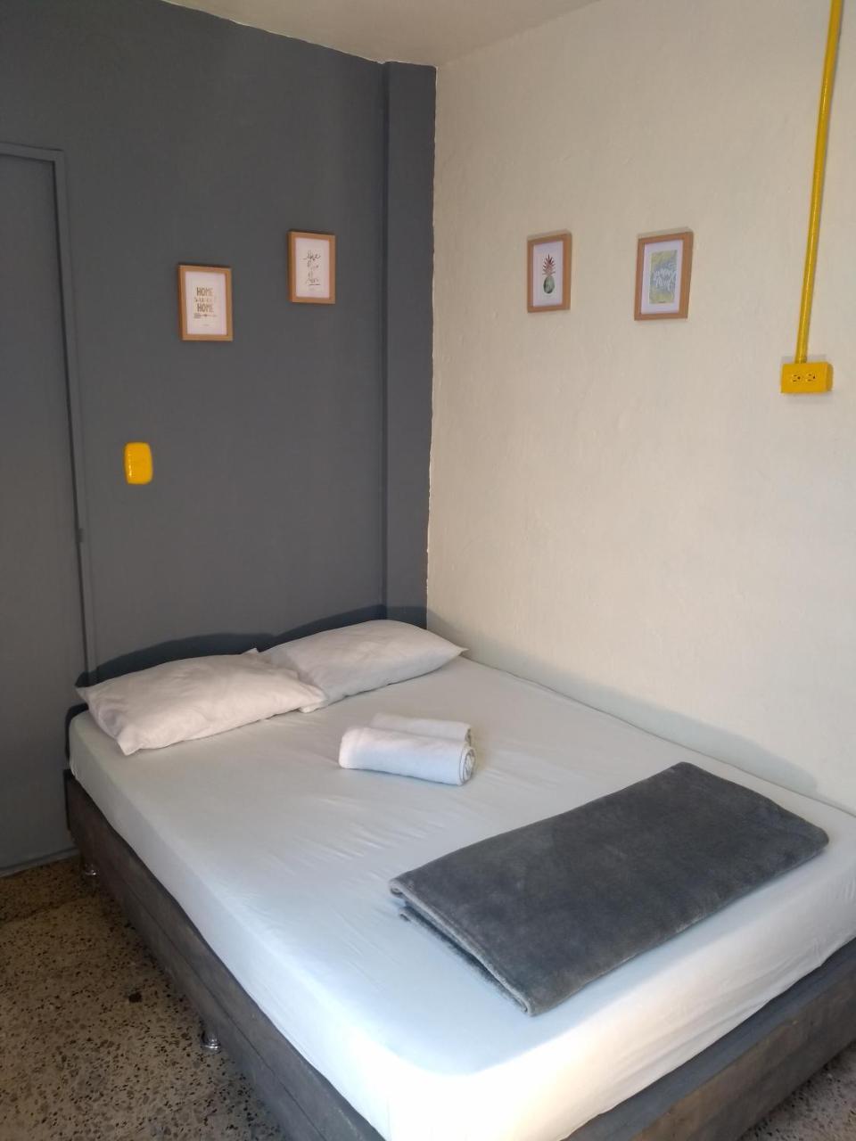 Panela Medellin Hostel Екстериор снимка