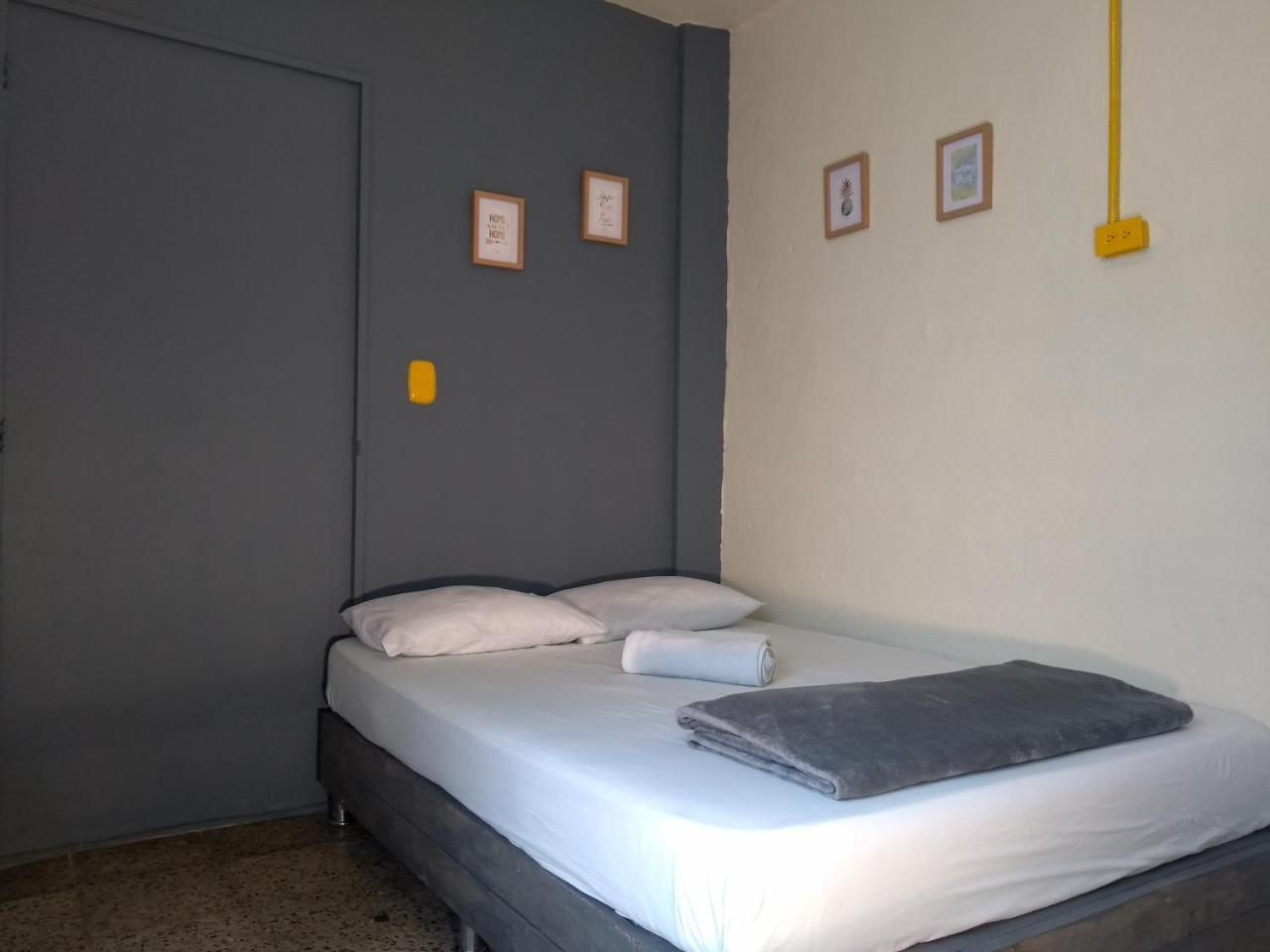 Panela Medellin Hostel Стая снимка